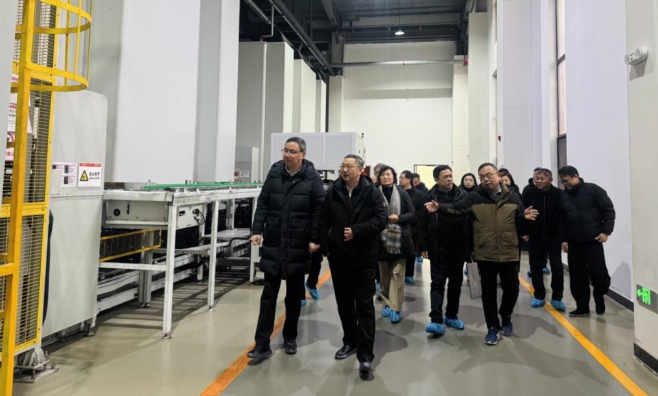 我校与桐城国轩新能源有限公司开展校企合作交流