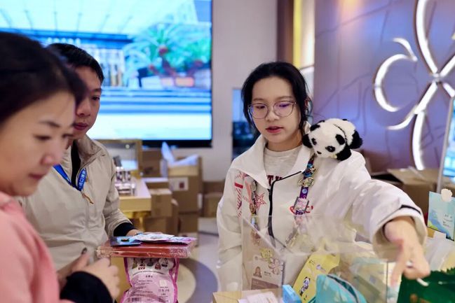 《上海教育》“小叶子”风采录 | 致敬青春力量