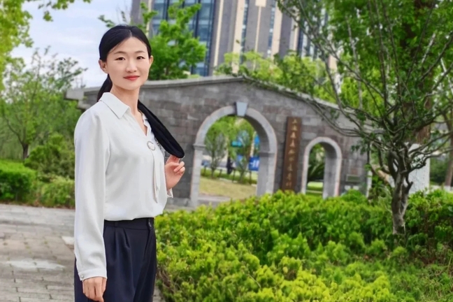 康鸿轩：作永恒的磁场，用温暖的力量校准学生成长“坐标系”