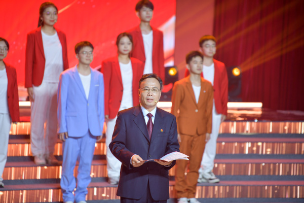 《中国新闻网》上海市教卫系统第六季“伟大工程”示范党课在上海电力大学开讲